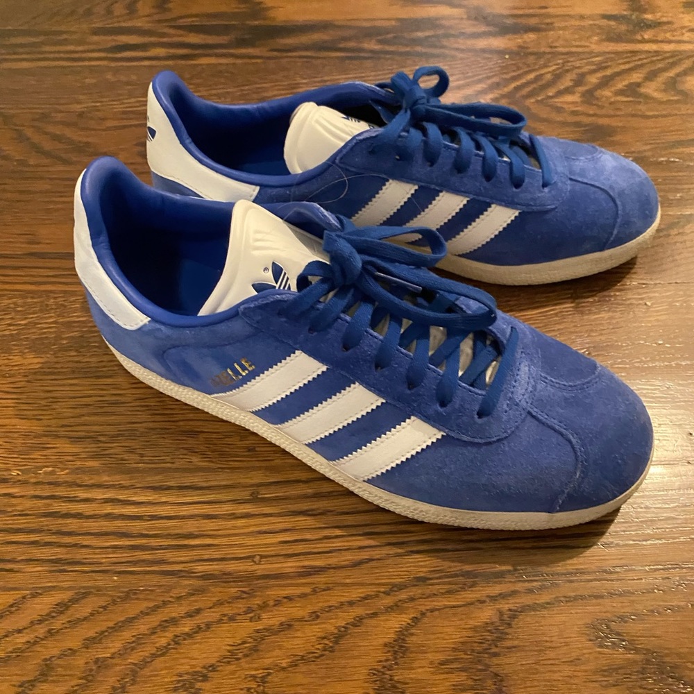 ADIDAS GAZELLE. Blue classic suede gazelle. Size men’s 7, UK 6.5, FR 40